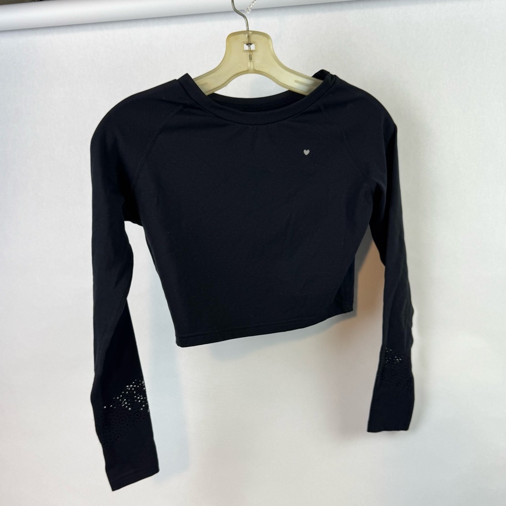 Love fitness Athlesure Black Long Sleeve Crop Top - small